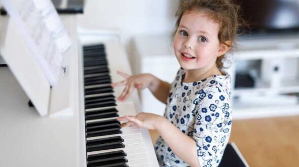 آموزش پیانو به کودکان: چگونه بهترین روش را انتخاب کنیم؟
