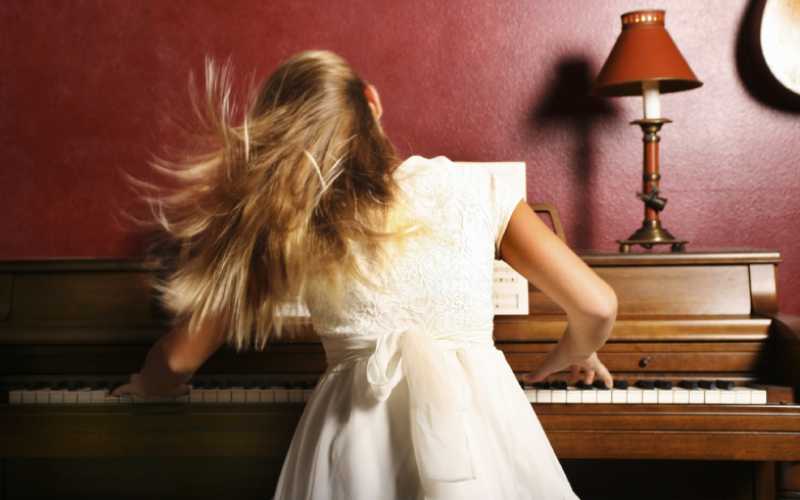 رابطه آموزش پیانو و یادگیری پیانو با تمرین های مداوم