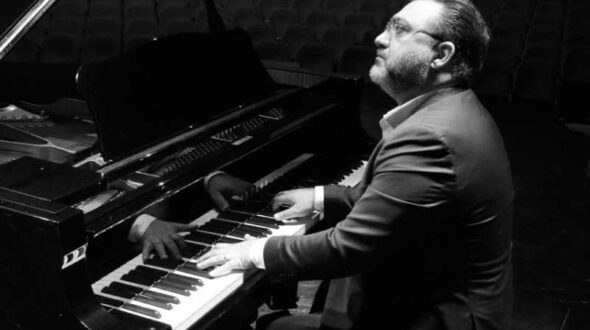 کلاس‌های آنلاین و حضوری پیانو ویژه تمام سنین | آکادمی نخشبی