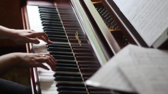 آموزش پیانو برای مبتدی‌ها؛ راهنمای کامل از انتخاب ساز تا اولین نُت