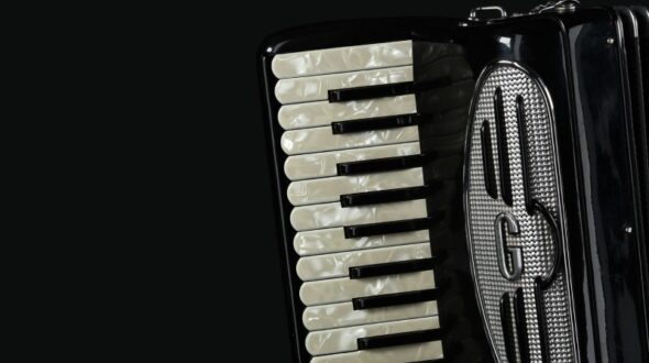 آکاردئون فری باس هنرجو در ارکستر