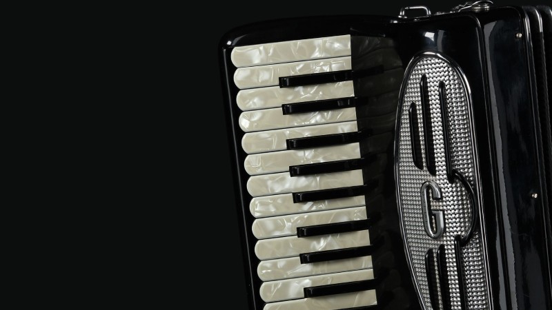 آکاردئون فری باس هنرجو در ارکستر